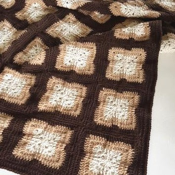 Close up of Killarney Cross Blanket Pattern by Shelley Husband